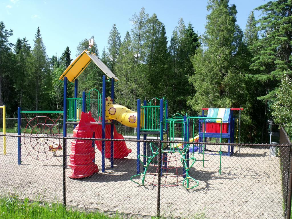 Camping Le 4 Chemins LʼAnse-Saint-Jean Chambre photo