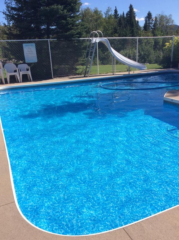 Camping Le 4 Chemins LʼAnse-Saint-Jean Chambre photo